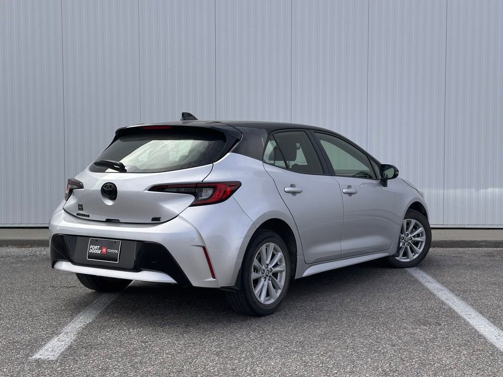 Used 2023 Toyota Corolla SE FWD image 5