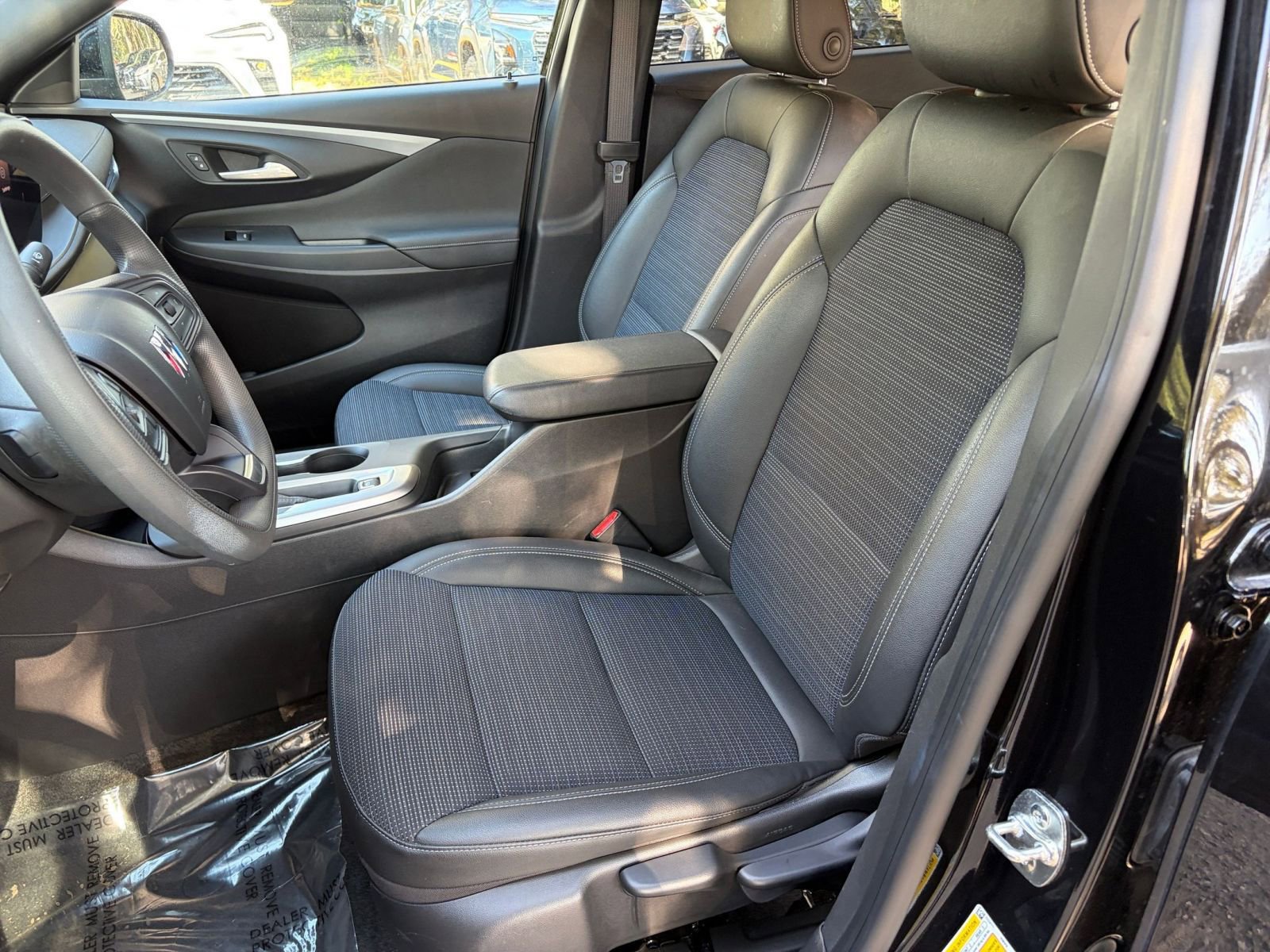 Used 2025 Buick Envista Preferred image 21