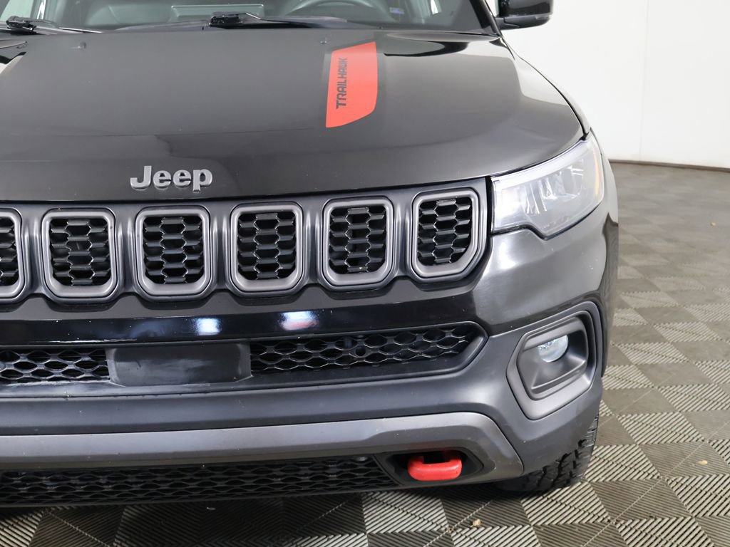 Used 2024 Jeep Compass Trailhawk AWD/4WD image 12
