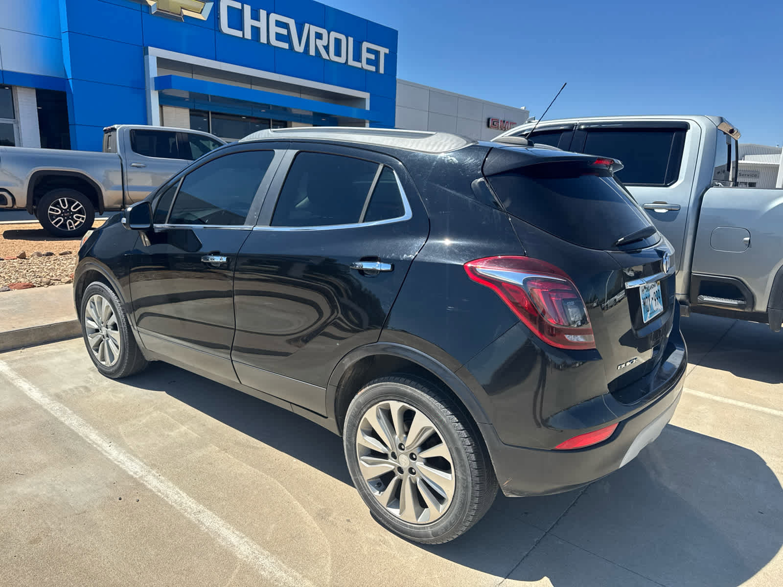 Used 2017 Buick Encore Essence FWD image 2