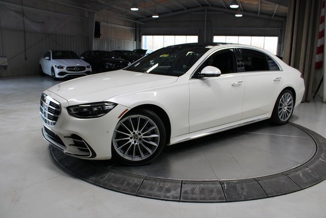 Used 2023 Mercedes-Benz S 500 4MATIC w/ AMG Line image 4