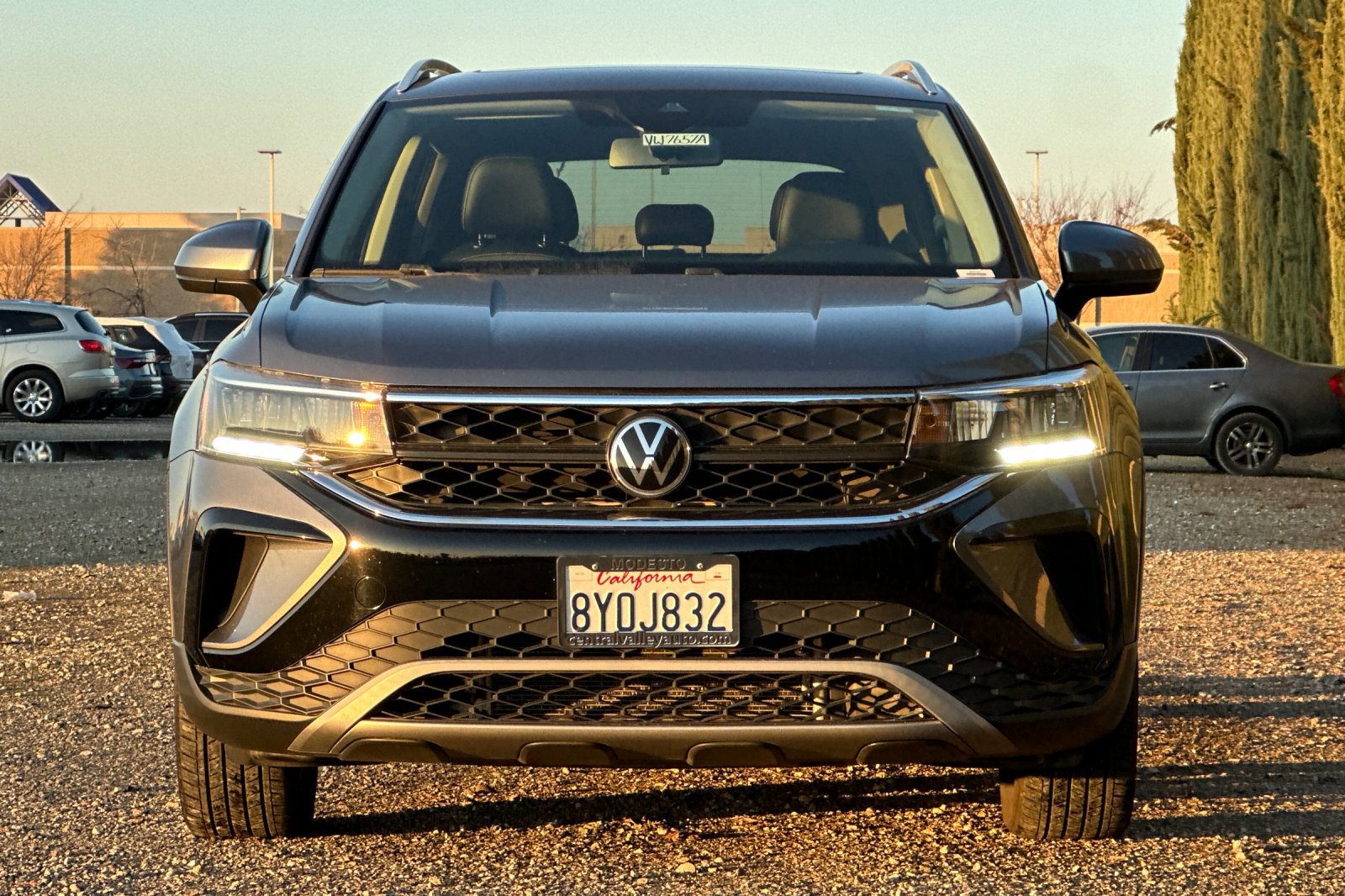 Certified 2022 Volkswagen Taos SE image 9