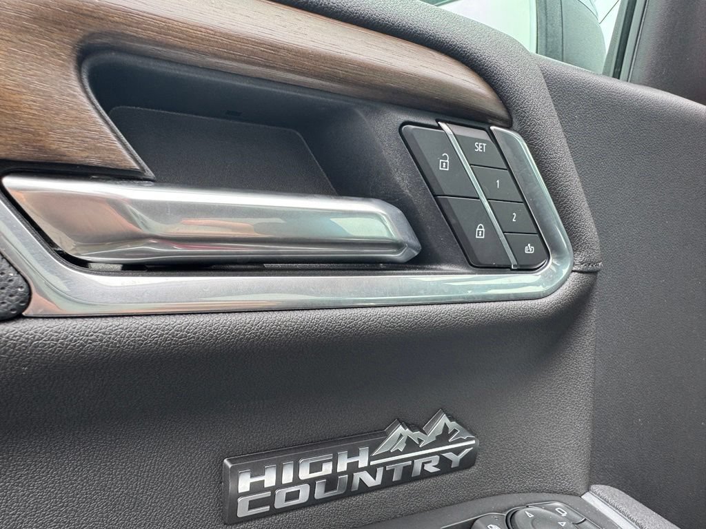 Certified 2025 Chevrolet Silverado 1500 High Country w/ High Country Premium Package AWD/4WD image 13