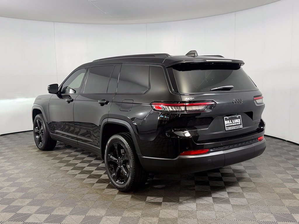 Used 2025 Jeep Grand Cherokee L Limited w/ Black Appearance Package RWD image 9