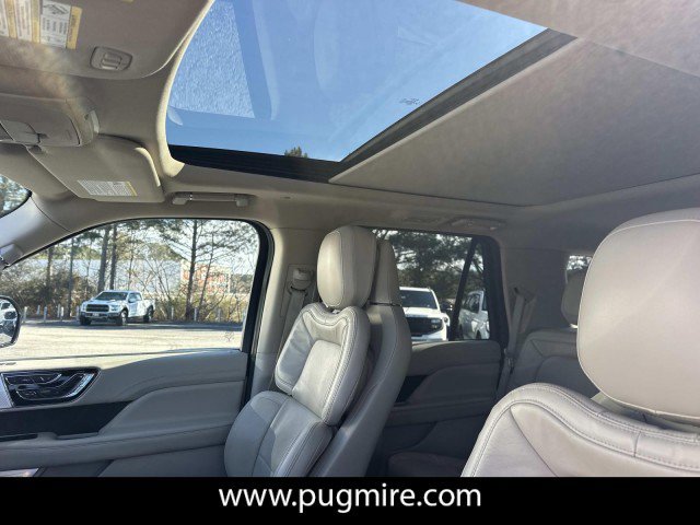 Used 2021 Lincoln Navigator Reserve w/ Luxury Package image 34