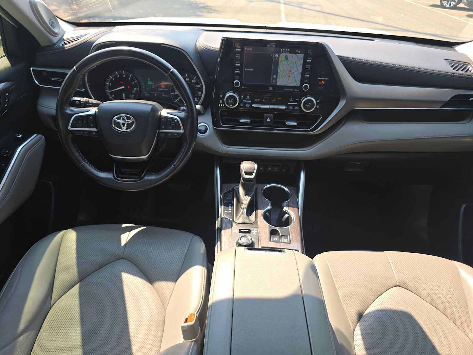 Used 2021 Toyota Highlander Limited AWD/4WD image 16