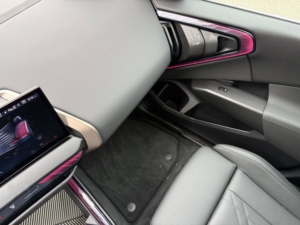 Used 2025 BMW X3 xDrive30i w/ Premium Package image 33