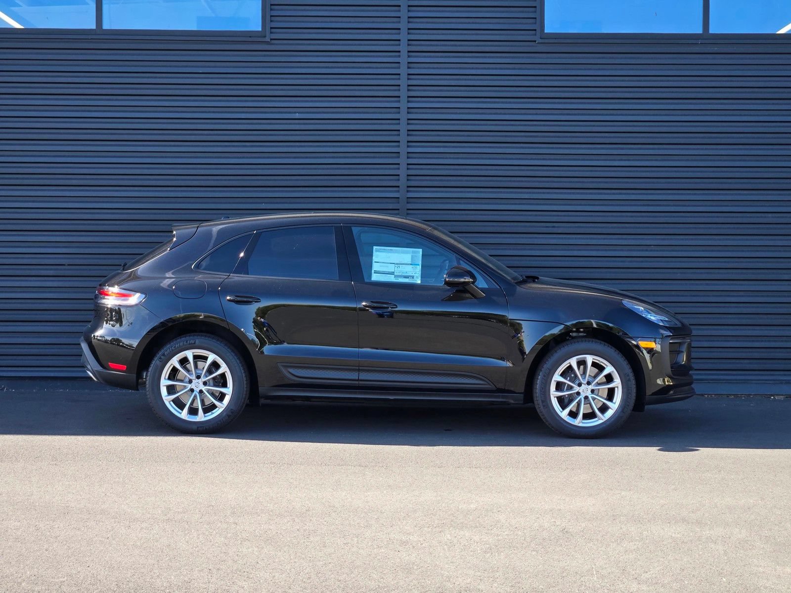 New 2026 Porsche Macan AWD/4WD image 8