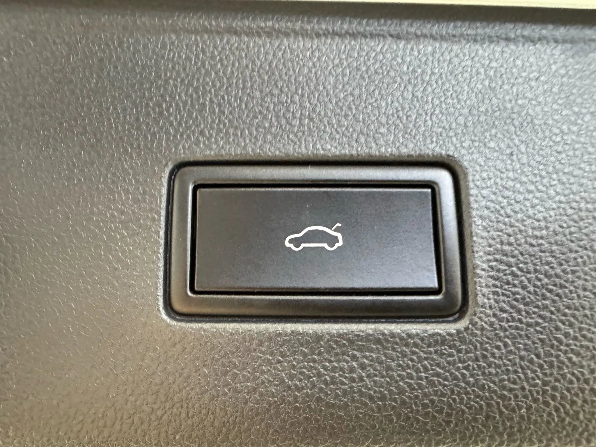 Used 2021 Volkswagen Atlas SE image 30