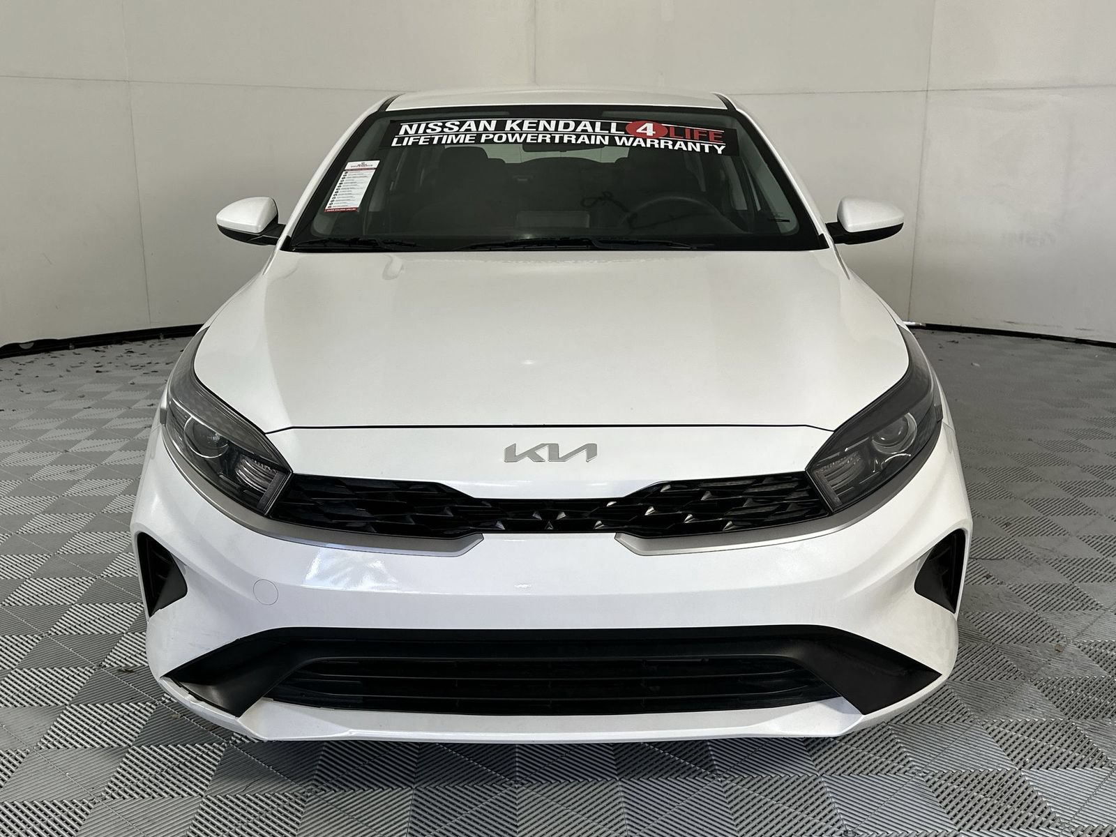 Used 2023 Kia Forte LXS FWD image 3
