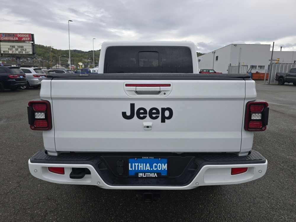 Used 2023 Jeep Gladiator Overland image 4