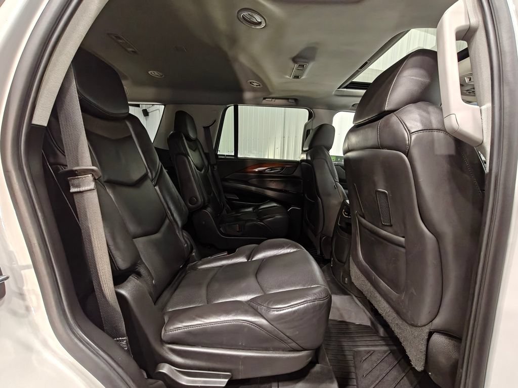 Used 2019 Cadillac Escalade Luxury AWD/4WD image 27
