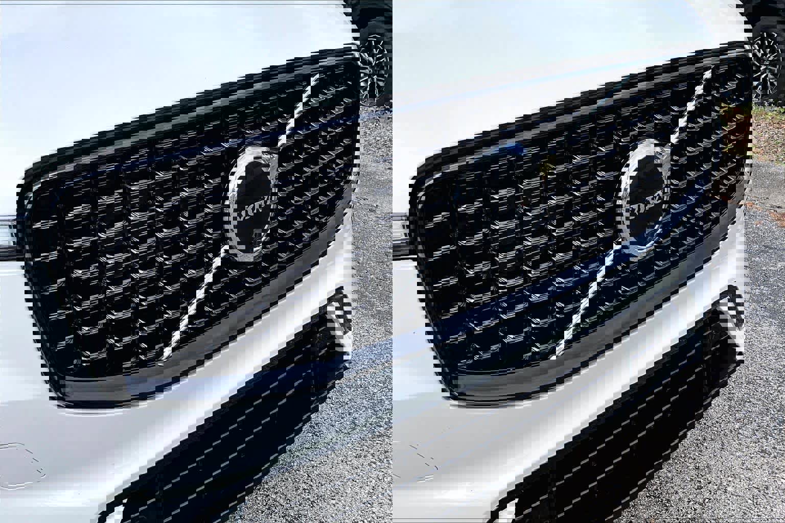 Used 2023 Volvo XC60 B5 Ultimate w/ Climate Package image 29