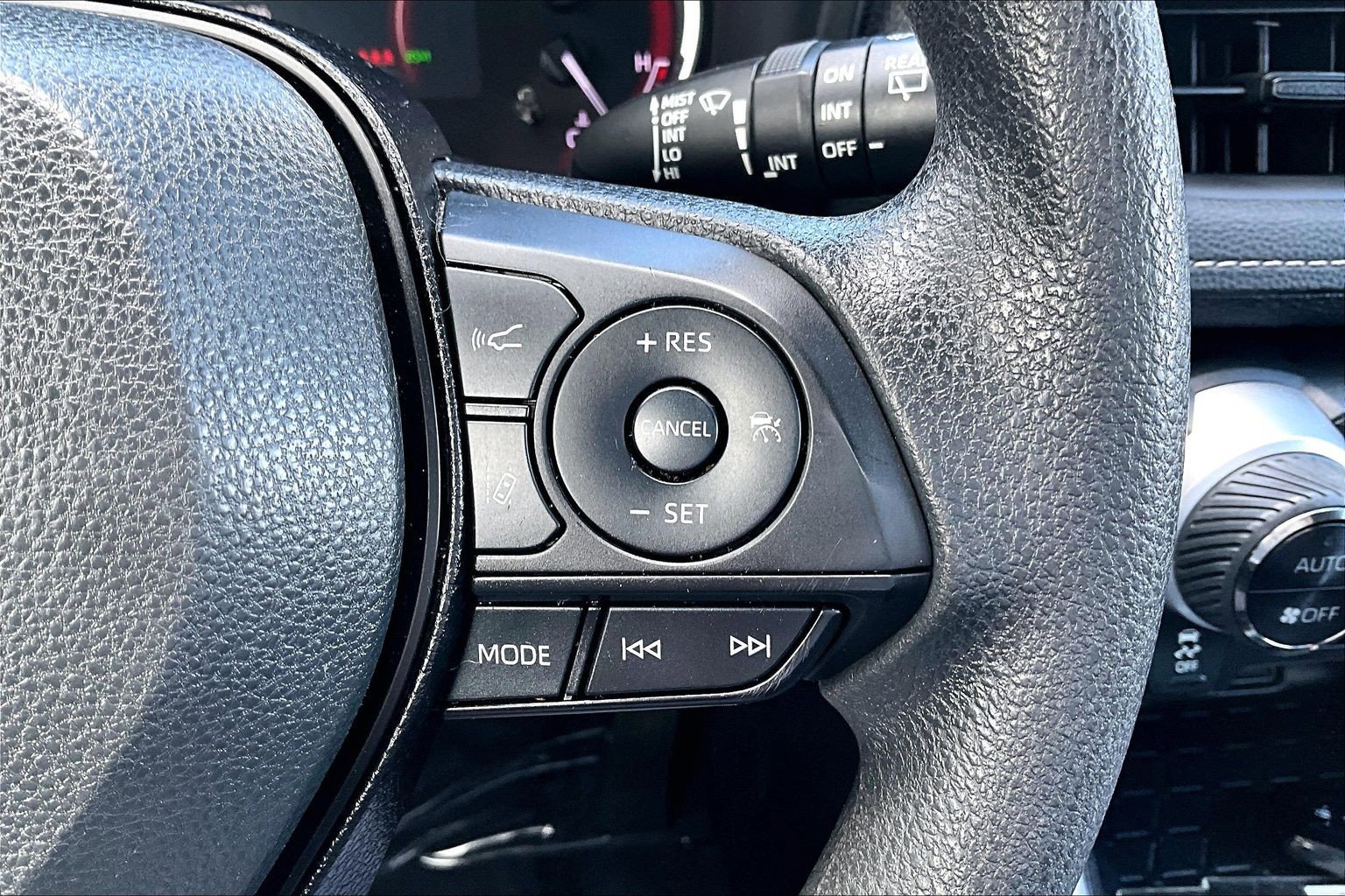 Used 2024 Toyota RAV4 XLE FWD image 18