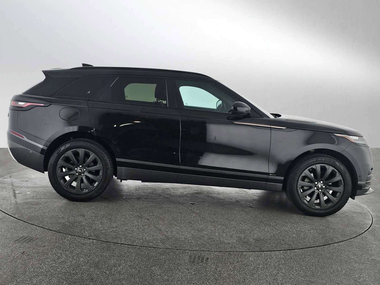 Used 2018 Land Rover Range Rover Velar R-Dynamic SE AWD/4WD image 6