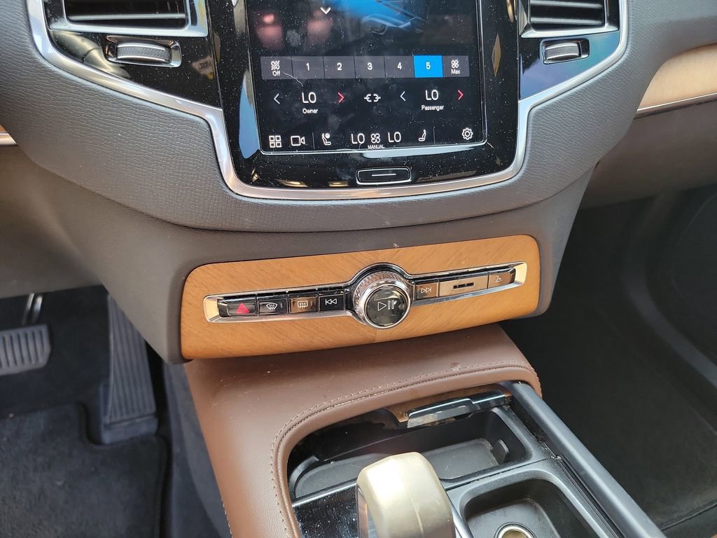 Used 2023 Volvo XC90 B6 Plus w/ Protection Package Premier image 30