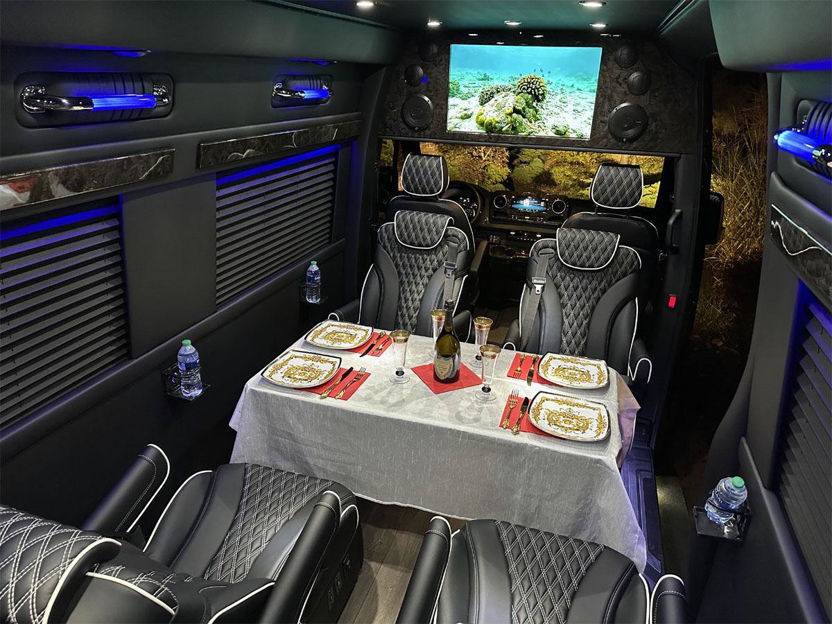 Used 2024 Mercedes-Benz Sprinter 3500 image 4