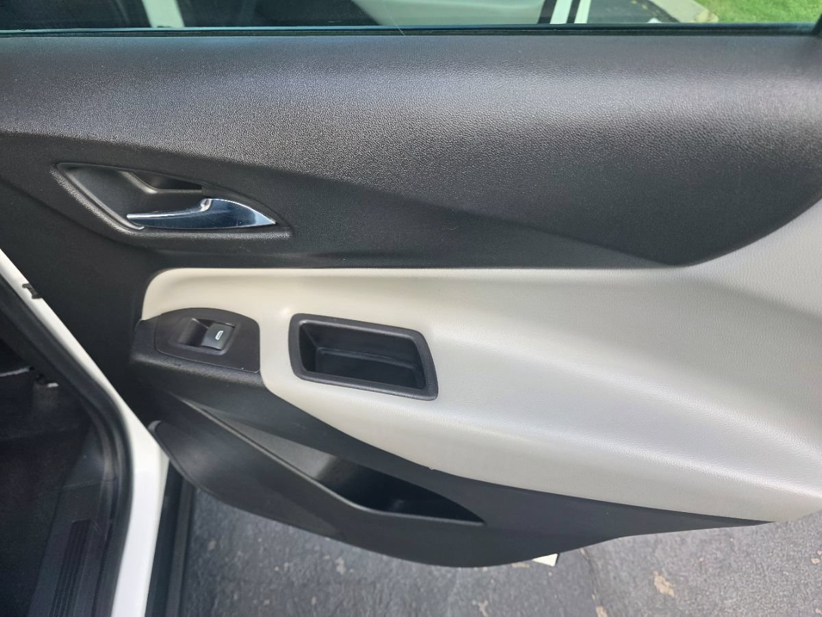 Used 2019 Chevrolet Equinox LS AWD/4WD image 30
