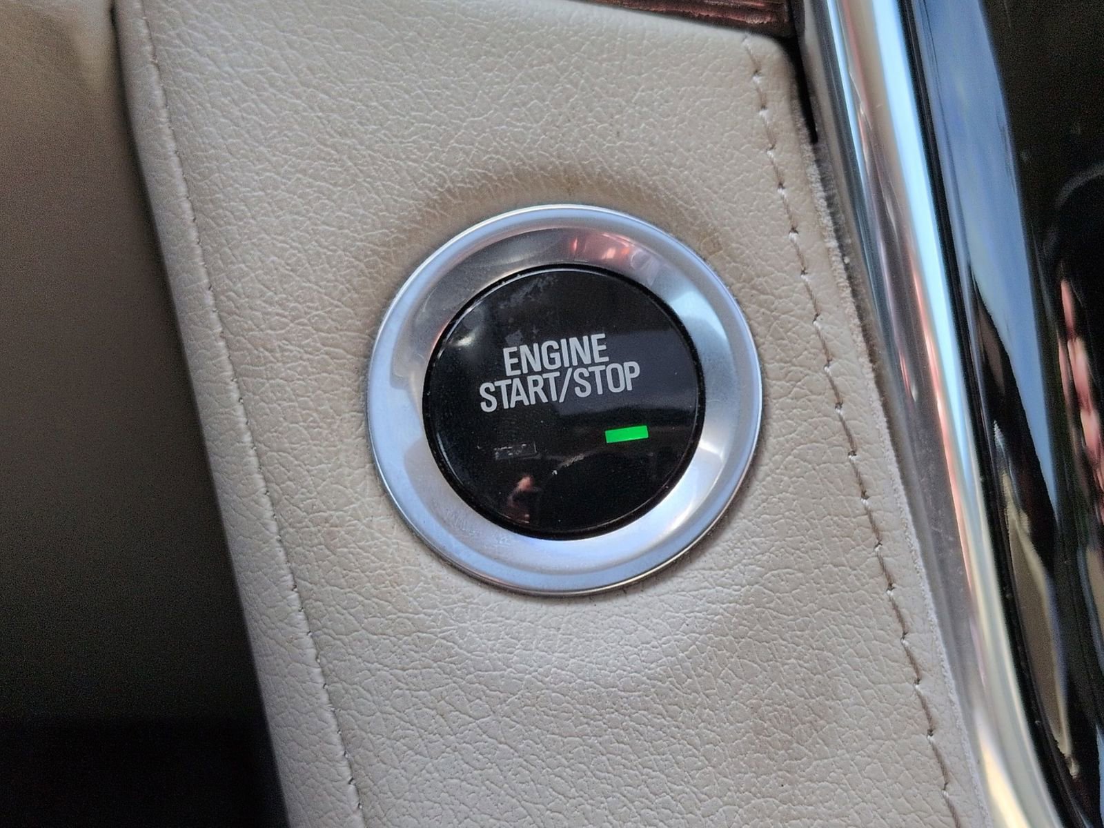 Used 2015 Cadillac Escalade Luxury image 27