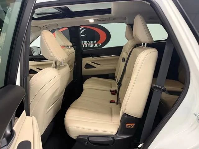 Used 2023 INFINITI QX60 Pure FWD image 16