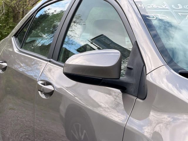 Used 2015 Toyota Corolla LE FWD image 22