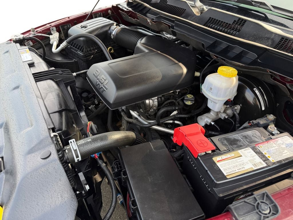 Used 2022 RAM 1500 Classic SLT AWD/4WD image 30