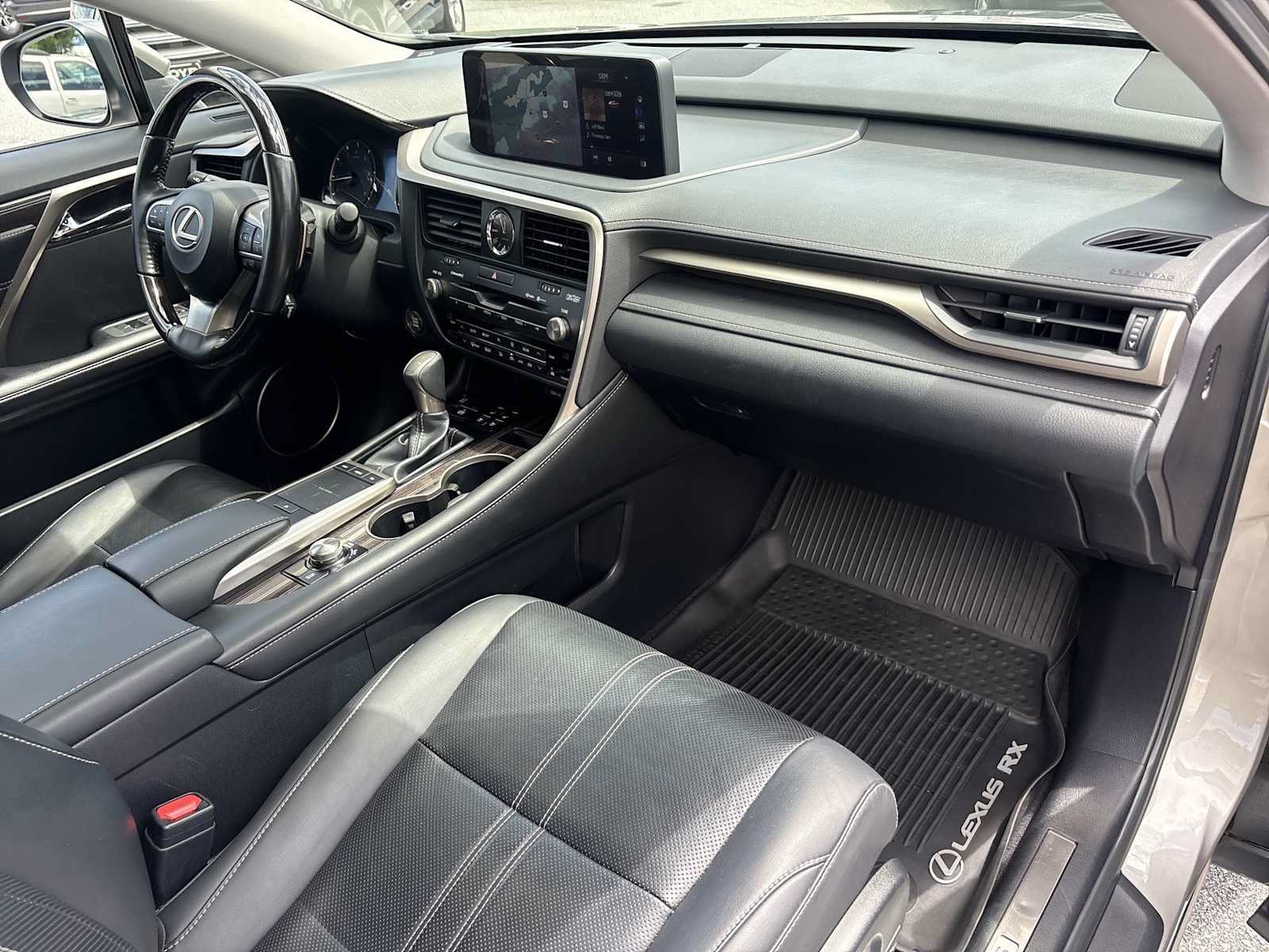 Used 2020 Lexus RX 350L Luxury w/ Cold Weather Package (CT) FWD image 29