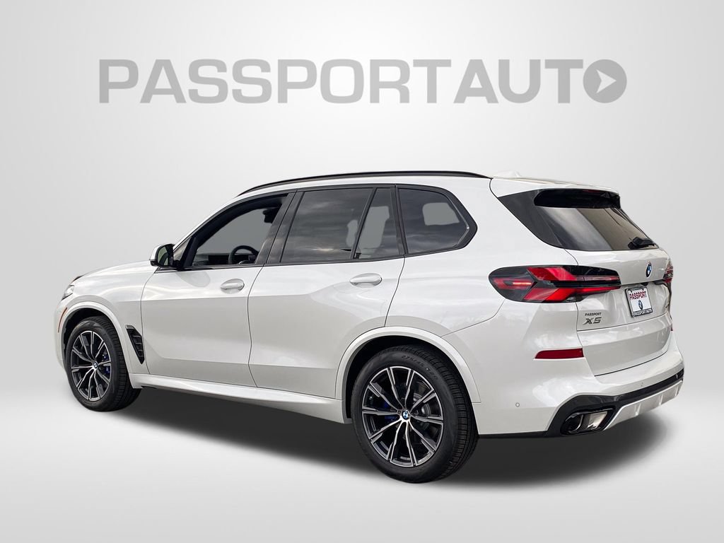 New 2026 BMW X5 xDrive40i w/ M Sport Package AWD/4WD image 3