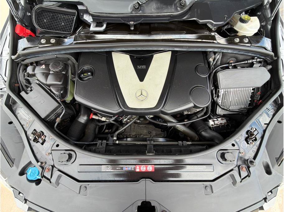 Used 2011 Mercedes-Benz R 350 BlueTEC 4MATIC image 38