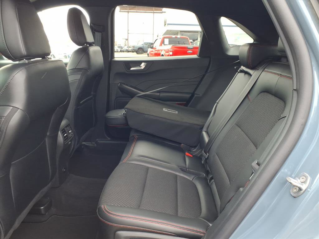 Used 2025 Ford Escape ST-Line w/ Cold Weather Package AWD/4WD image 10