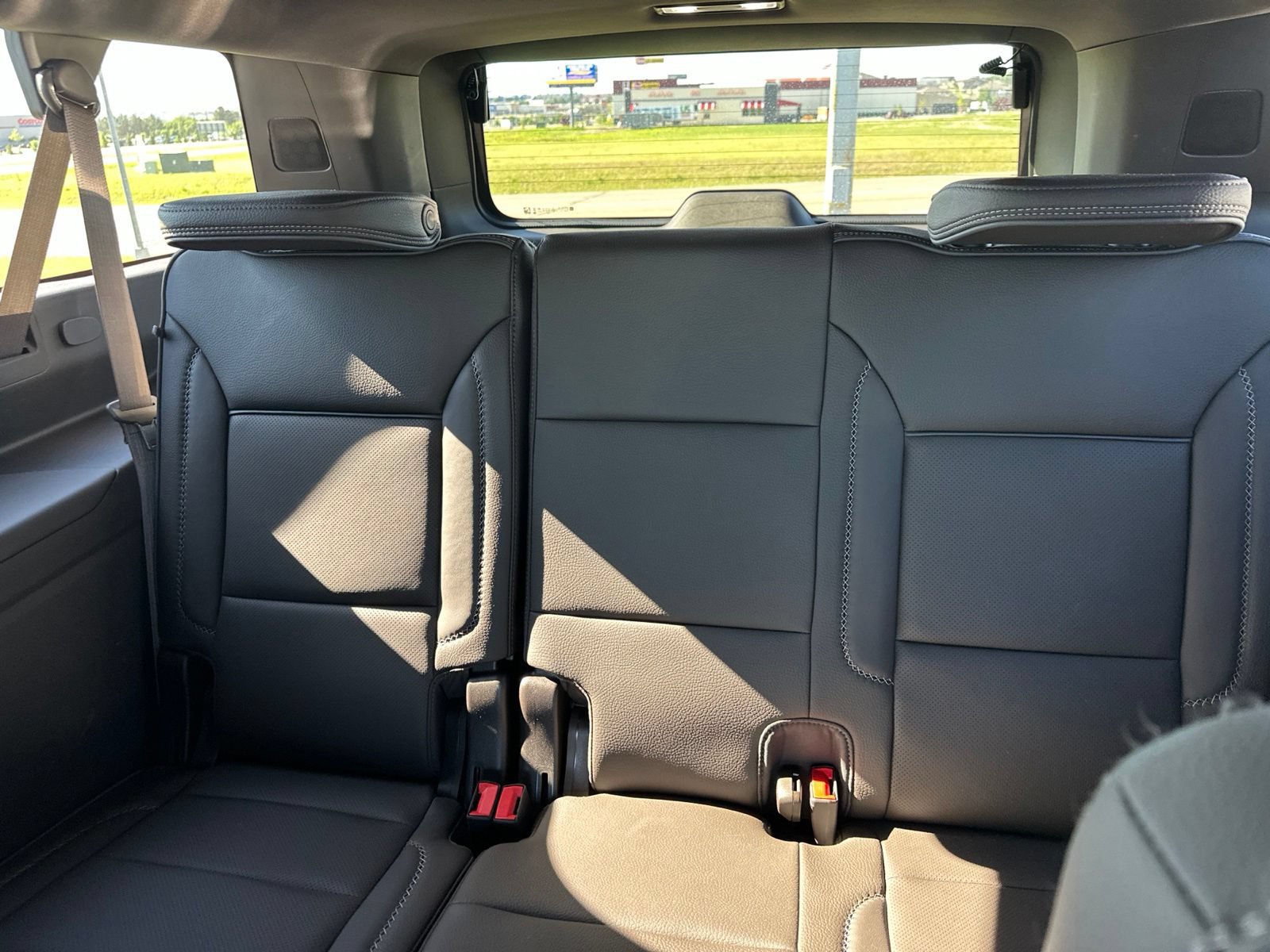 Used 2024 GMC Yukon XL Denali AWD/4WD image 31