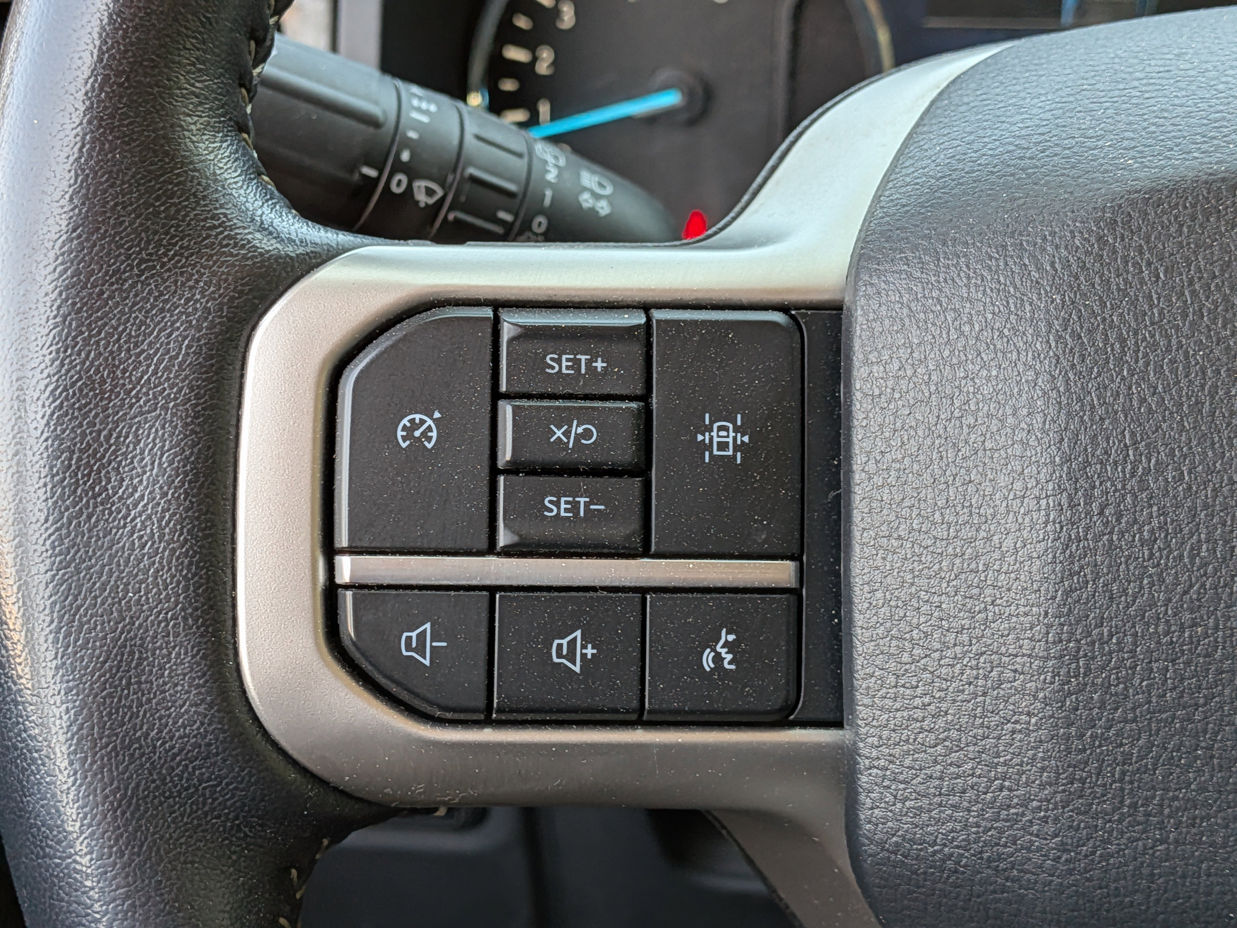 Used 2024 Ford Expedition XLT RWD image 25