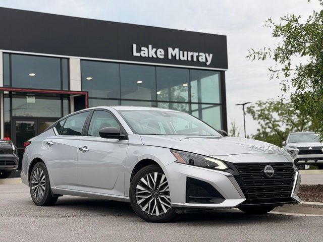 Used 2024 Nissan Altima 2.5 SV