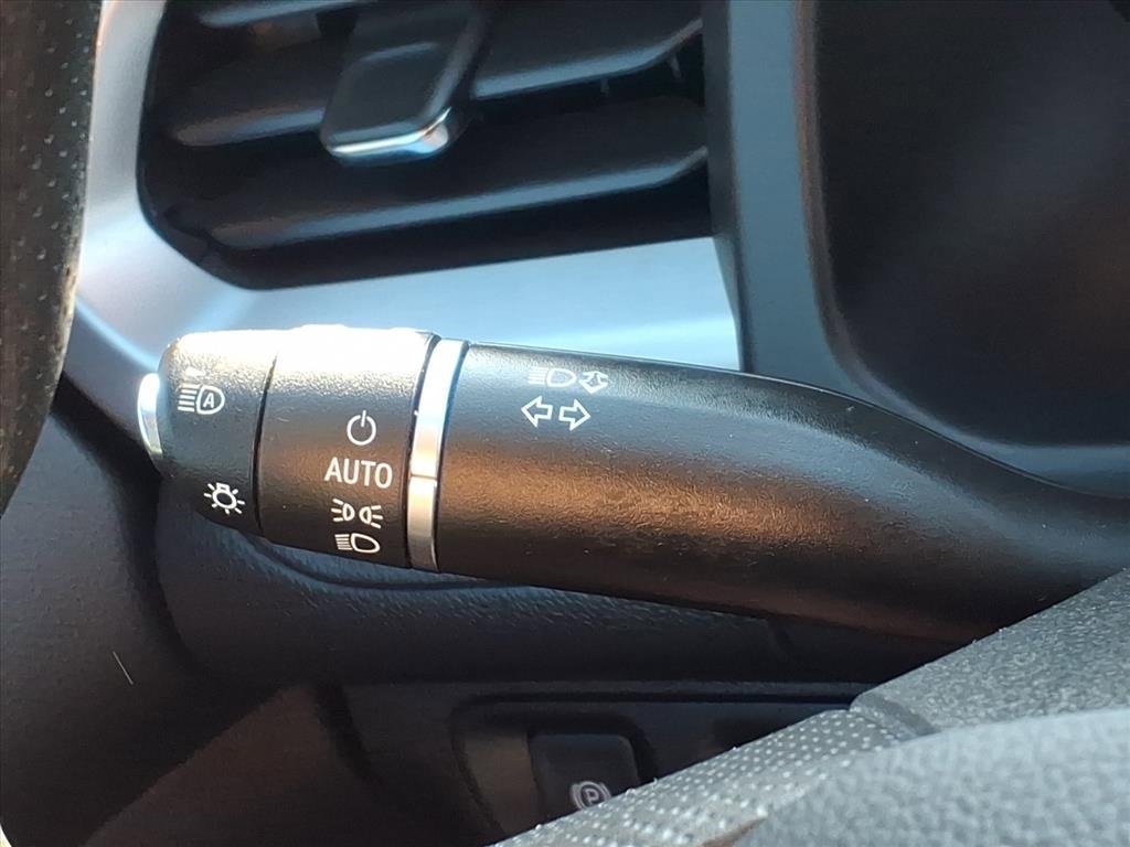 Used 2023 GMC Acadia SLE image 22