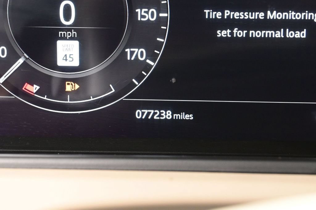 Used 2018 Land Rover Range Rover Velar R-Dynamic HSE AWD/4WD image 37