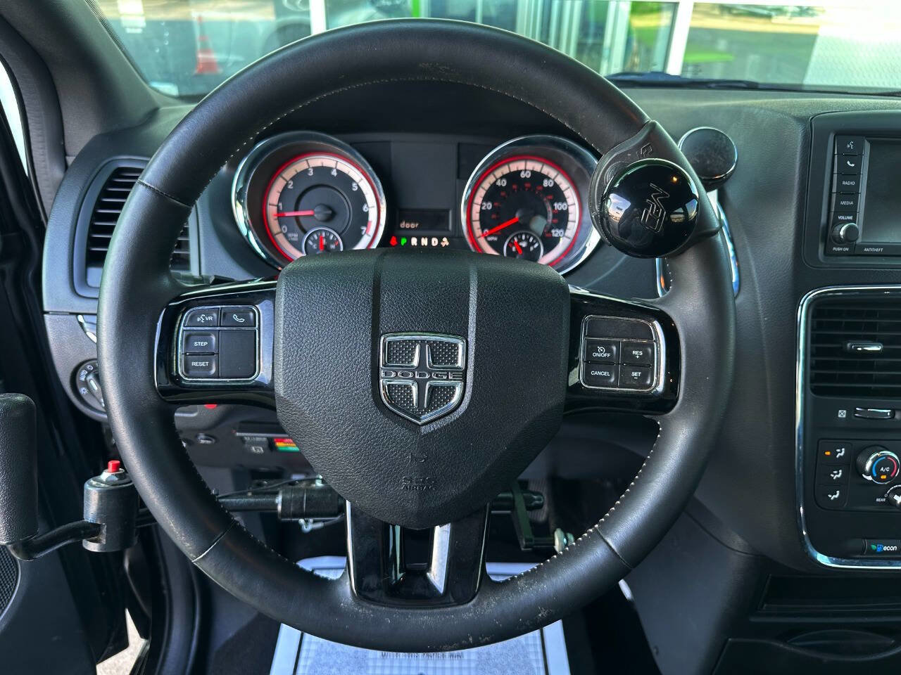 Used 2019 Dodge Grand Caravan SE image 27