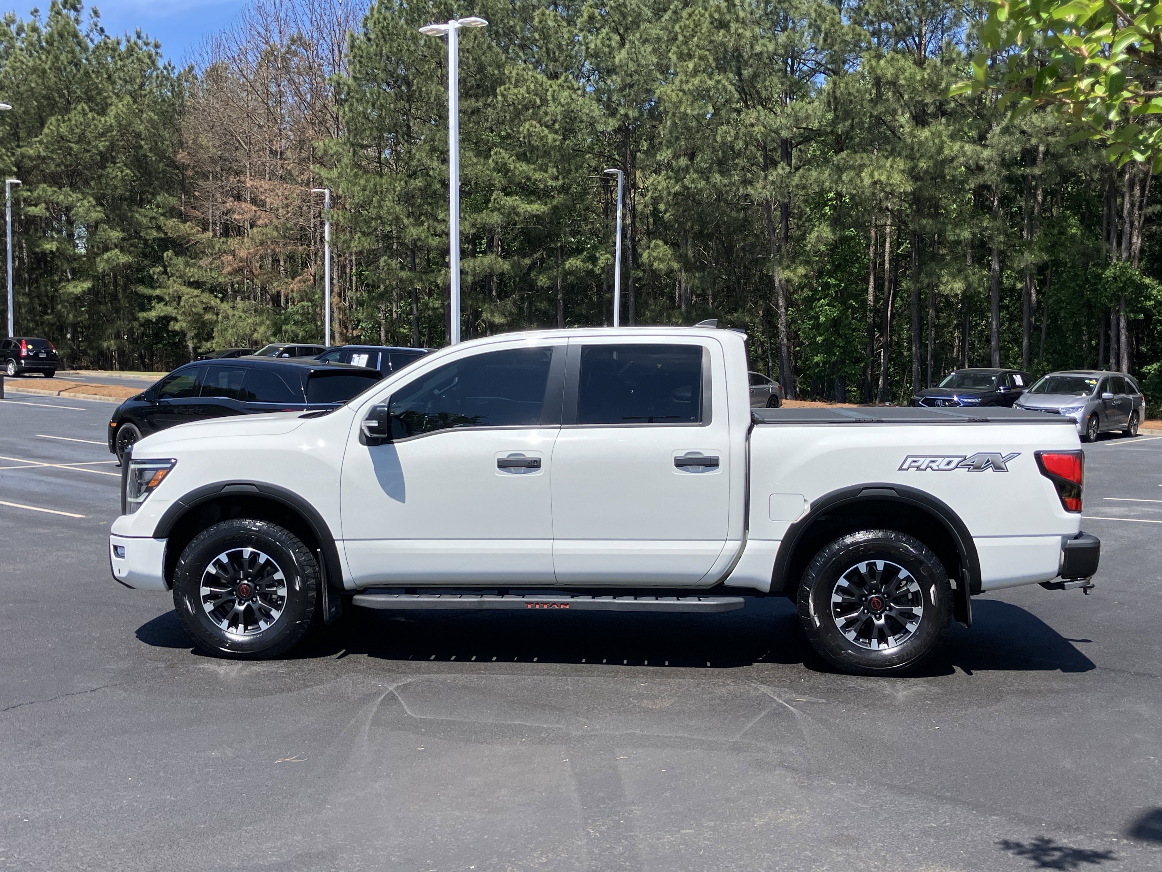 Used 2023 Nissan Titan PRO-4X w/ Pro-4x Convenience Package AWD/4WD image 7