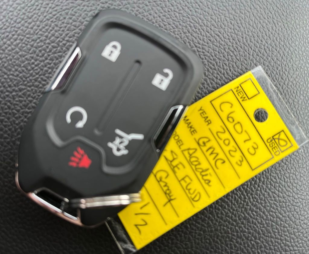 Certified 2023 GMC Acadia SLE w/ Driver Convenience Package image 24