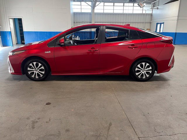 Used 2021 Toyota Prius Prime XLE FWD image 6