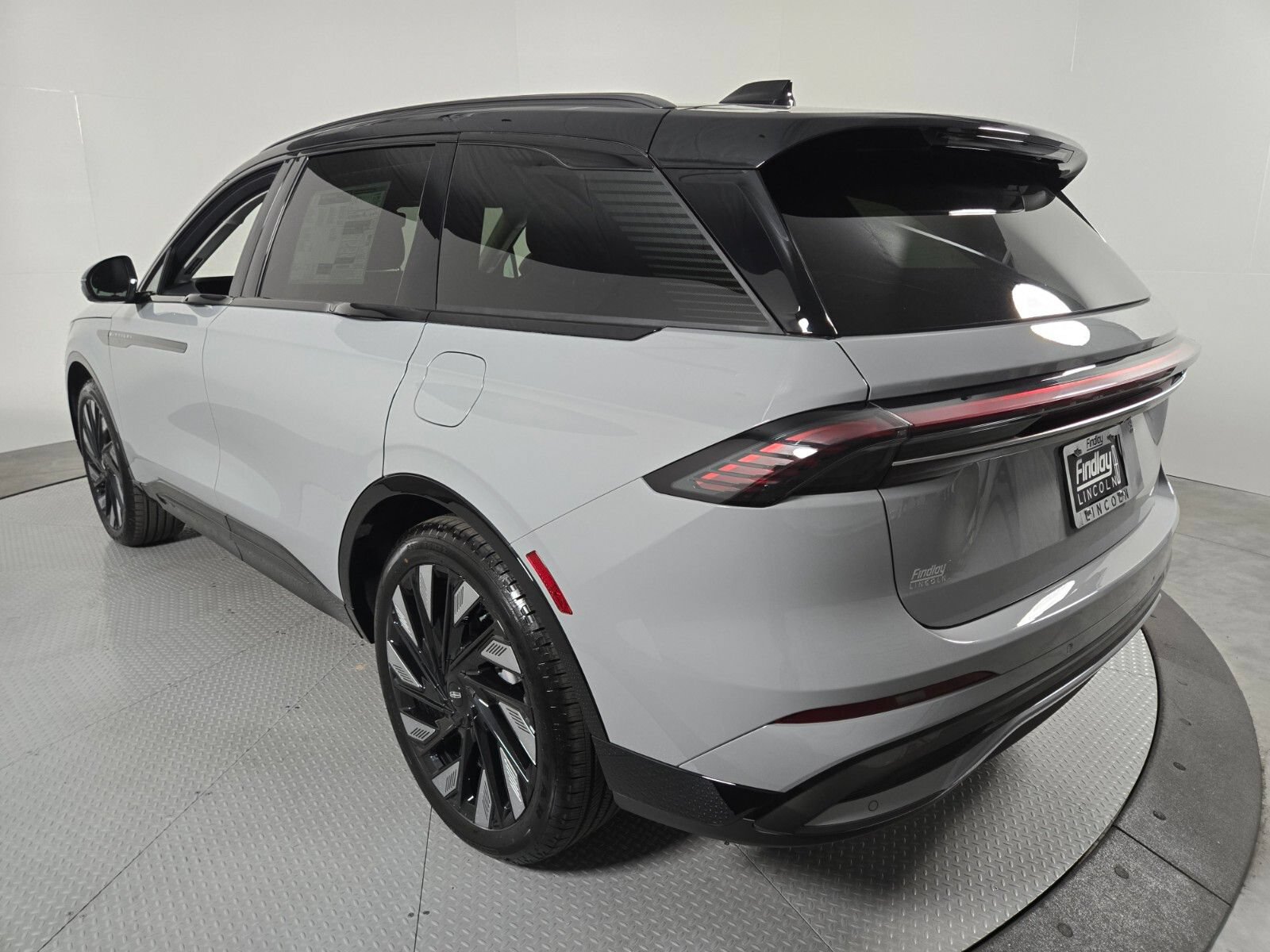 New 2026 Lincoln Nautilus Reserve w/ Jet Appearance Package AWD/4WD image 7