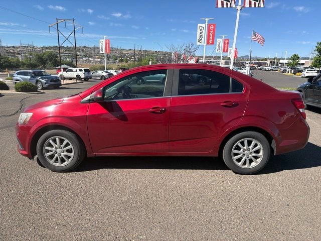 Used 2018 Chevrolet Sonic LT w/ Convenience Package FWD image 5