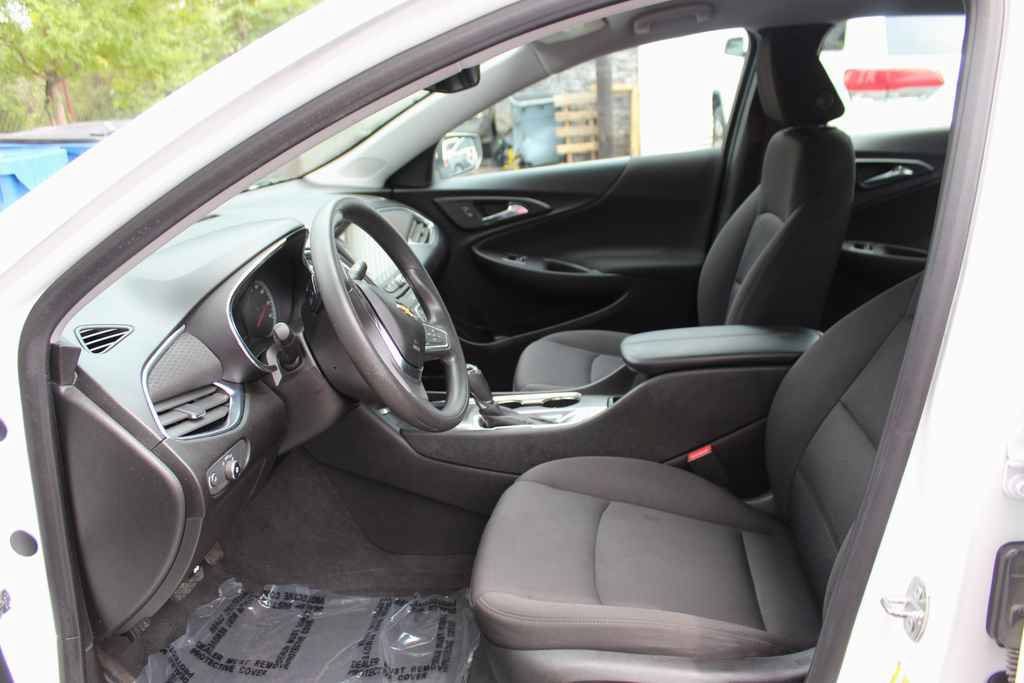 Used 2019 Chevrolet Malibu LT FWD image 23