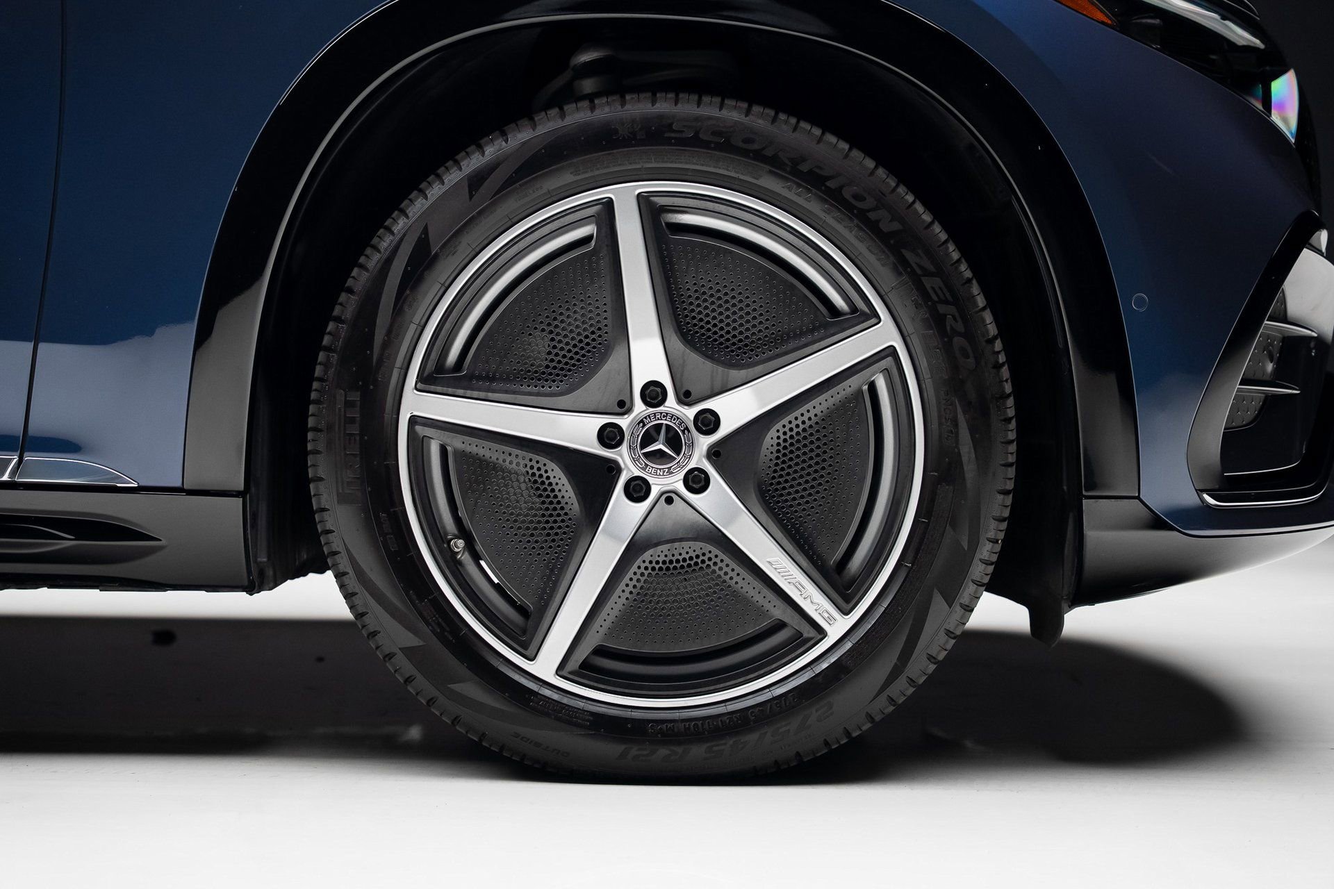 Used 2023 Mercedes-Benz EQS 450+ 4MATIC SUV w/ AMG Line Exterior Package image 39