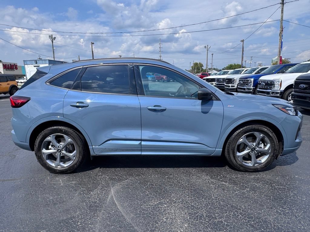 Used 2023 Ford Escape ST-Line w/ Tech Pack #1 FWD image 8