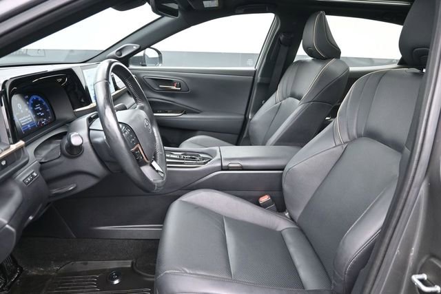 Used 2024 Toyota Crown Limited AWD/4WD image 30