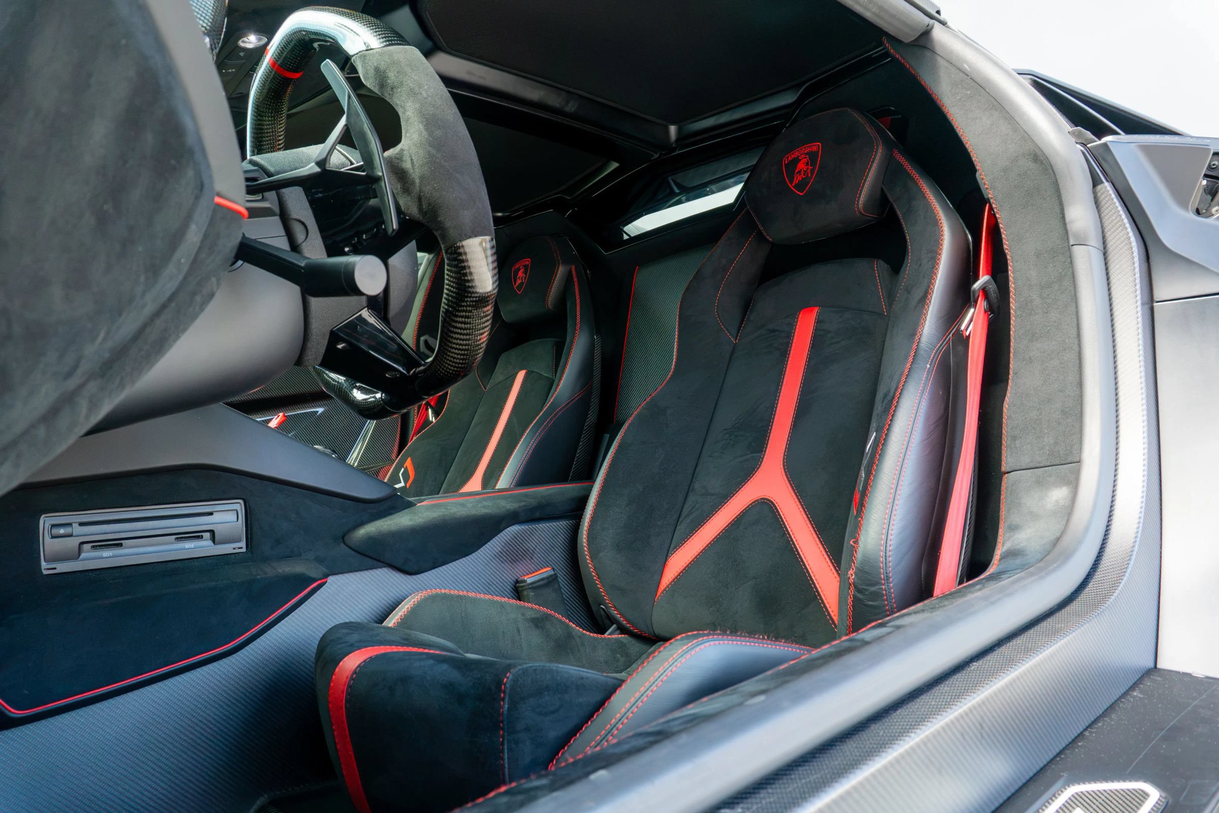 Used 2020 Lamborghini Aventador SVJ AWD/4WD image 14