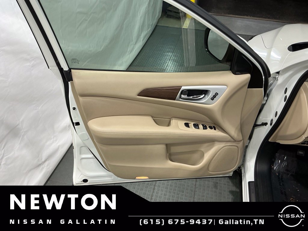 Used 2019 Nissan Pathfinder Platinum FWD image 46