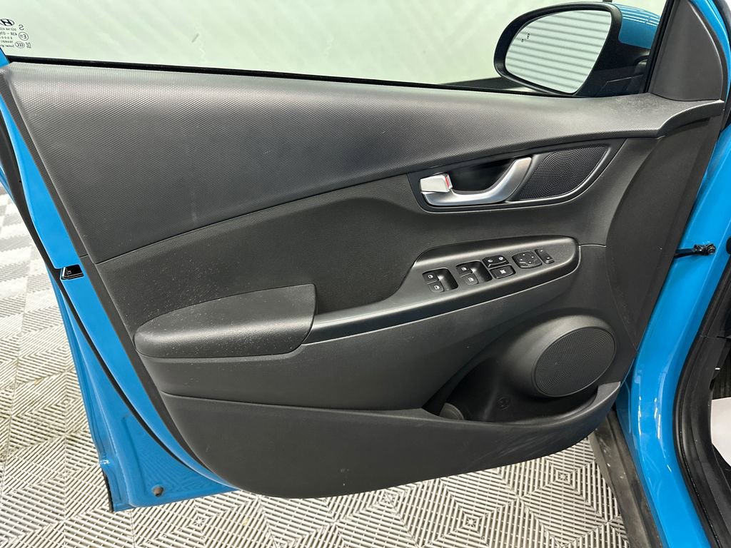 Used 2023 Hyundai Kona SEL w/ Convenience Package image 11