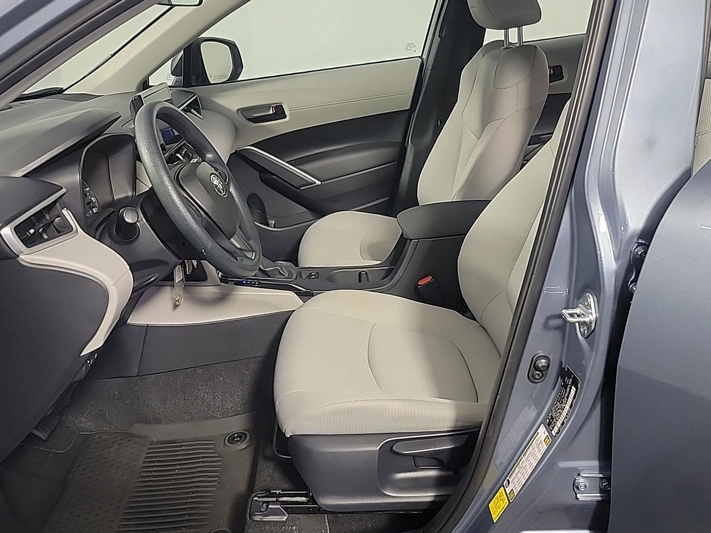 Used 2024 Toyota Corolla Cross L image 18