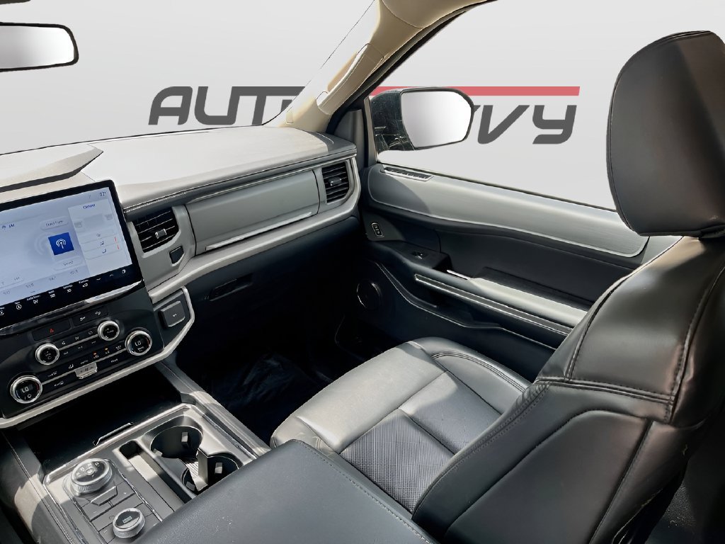 Used 2022 Ford Expedition Max XLT w/ Livery Package AWD/4WD image 22